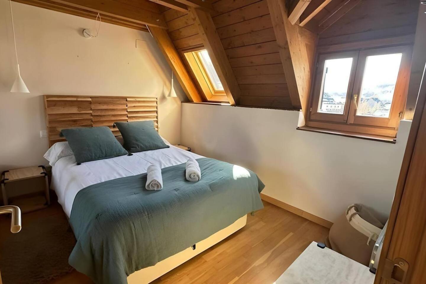 Ferienwohnung Caleydos Duplex Diseno Garaje Wifi Sallent de Gállego Exterior foto